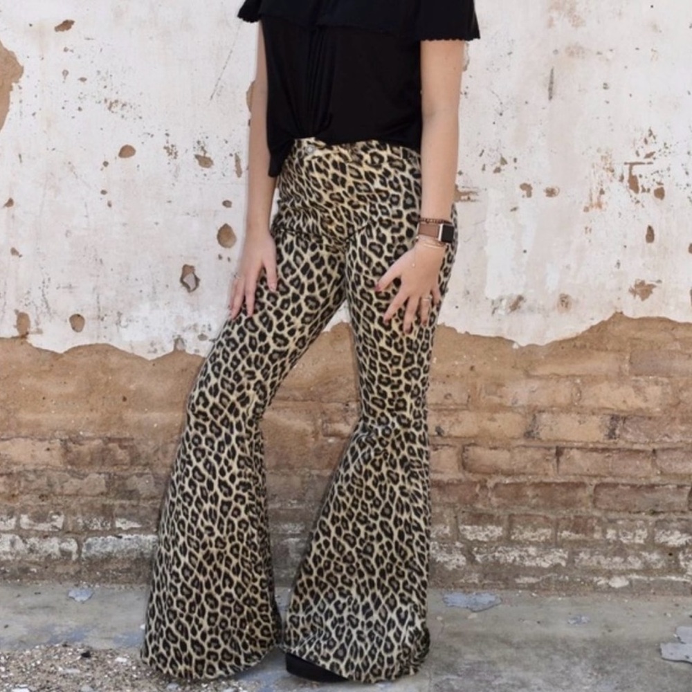Judy Blue Super Flare Bell Bottom Jeans Denim Leopard Cheetah Cowgirl Bohemian